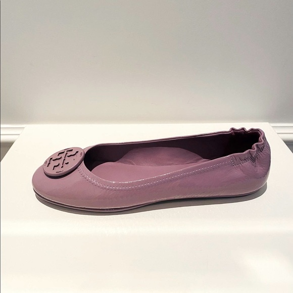 Brand new TORY BURCH Minnie Travel Patent Ballet Flats - Picture 2 of 8